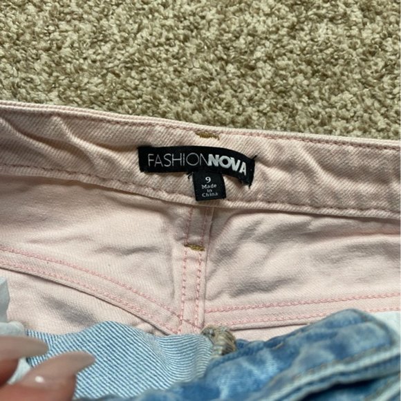 Extremely distressed fashion Nova multicolored jeans - Picture 5 of 5